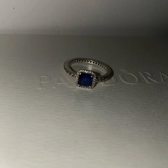 Beautiful Pandora Ring - Picture 2 of 7